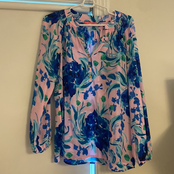 Lilly Pulitzer Tops - Lilly Pulitzer, Size M, Elsa silk hydrangea top